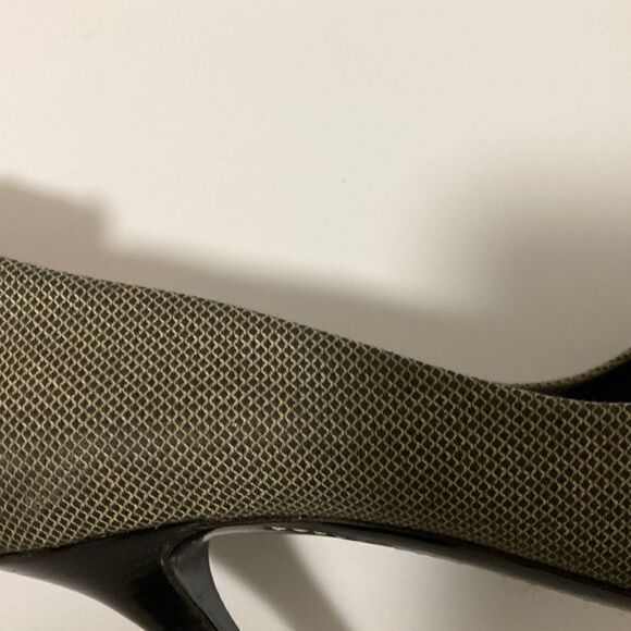 Bottega Veneta Black/Gray Canvas Pumps with Leather Fringe & Peep Toe. Size 39. - Picture 5 of 8